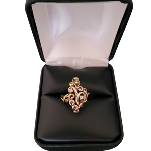 Ring 14K Gold Swirl Design With Two Crystals Size 7.75