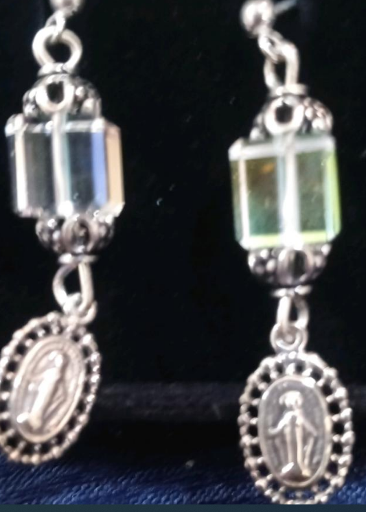 EARRING - SS MIRACULOUS MEDAL WITH SQUARE STONE